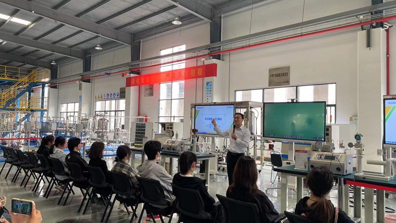 PET塑料原料报价单背后的行业解析